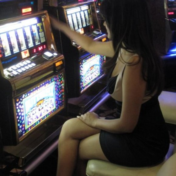 BCBG MAXAZARIA Satin dress - Picture 3 of 6